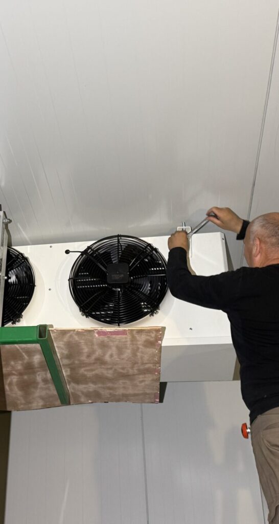 Commercial walk in cooler installation technician in Seattle