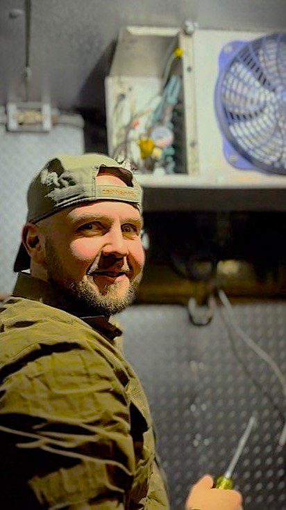 A/C Dr. Naz HVAC/R and EPA Certified Technician is in the middle of repairing walk in cooler for commercial refrigeration repair call in Normandy Park, WA