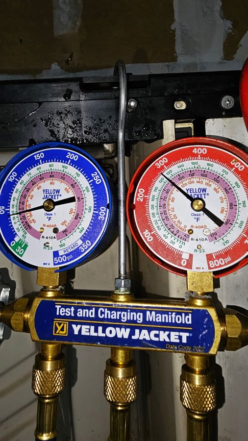 Manifold for diagnostic and repairing walk in cooler in Normandy Park, WA