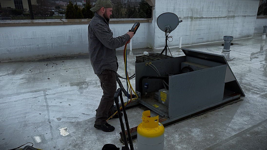 Commercial RTU repair field photo 1 — Lynnwood, WA