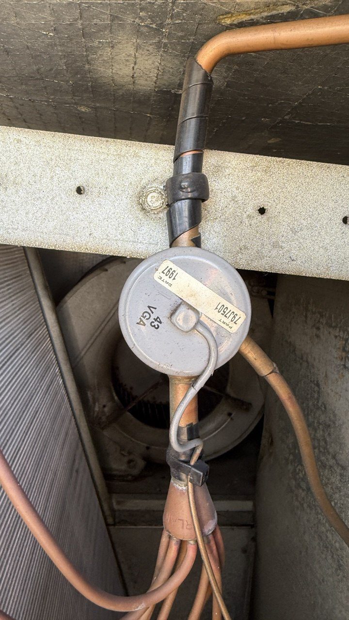 Commercial AC repair field photo 10 — Greater Seattle