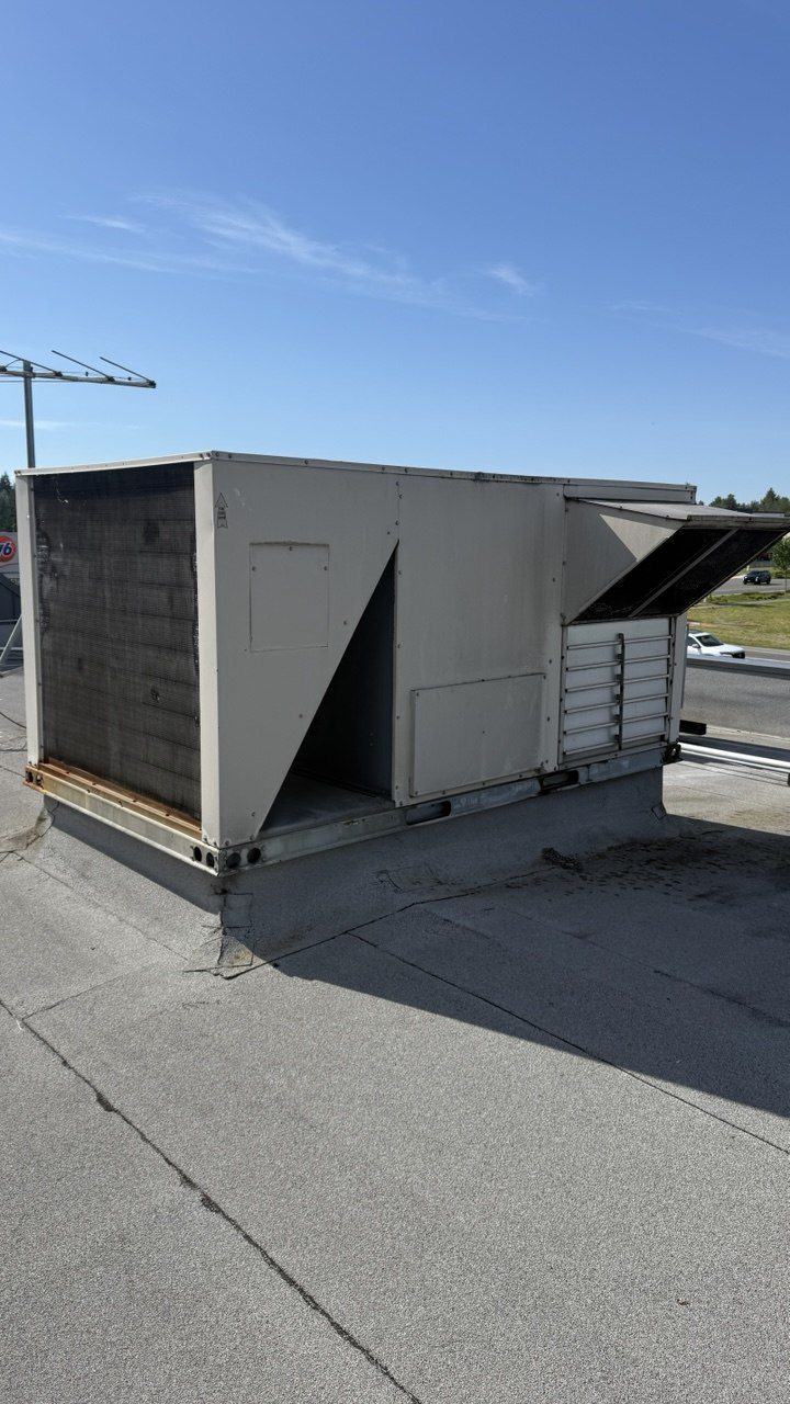Commercial AC repair field photo 5 — Greater Seattle