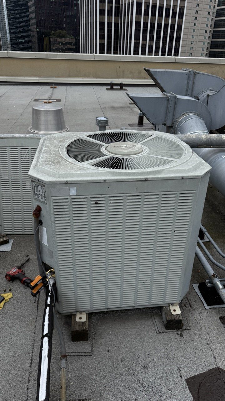 Commercial AC repair field photo 7 — Greater Seattle