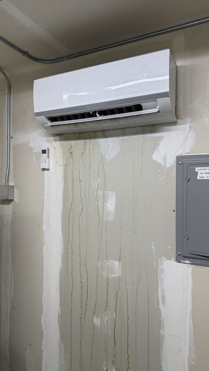 Commercial AC repair field photo 8 — Greater Seattle