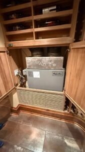 Wine cellar cooling unit installation