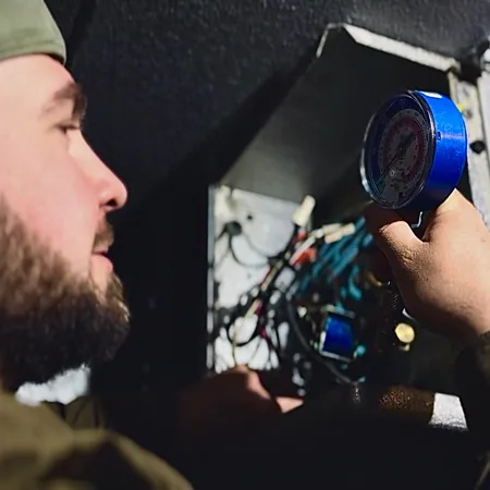 Commercial freezer gauges and sequence check