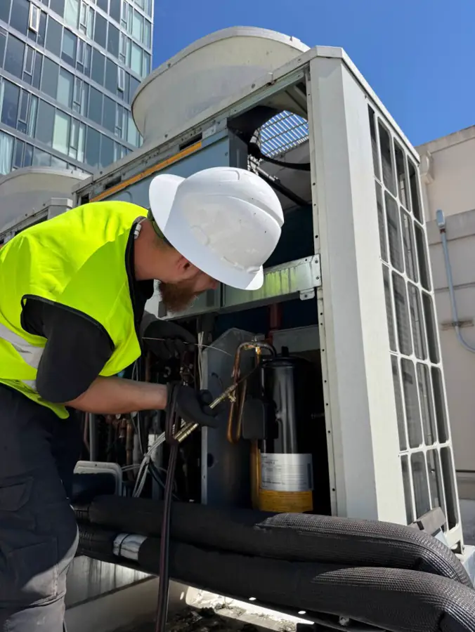 Commercial RTU repair field photo 1 — Bellevue, WA